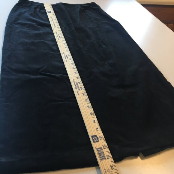 Relativity Skirt Size 14 Black Velour Midi Length Career Classic Holiday - Picture 10 of 12